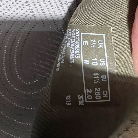 Clarks Green/Pink Step Cali Bay Cloudsteppers Wedge Sandals -- 10W - Picture 12 of 12